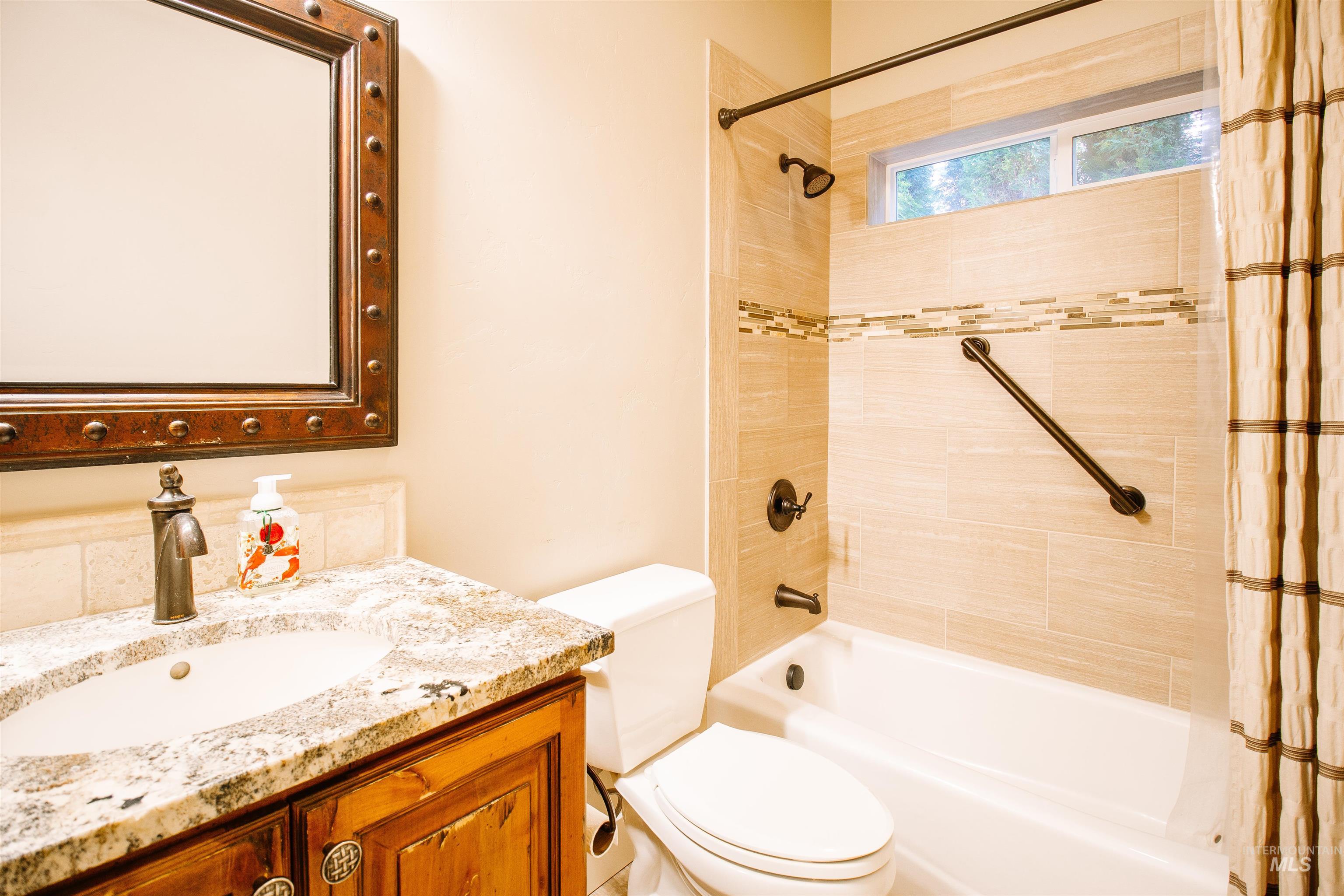 Twin Falls, Idaho 83301, United States, 2 Bedrooms Bedrooms, ,2 BathroomsBathrooms,Residential,Pending,79093