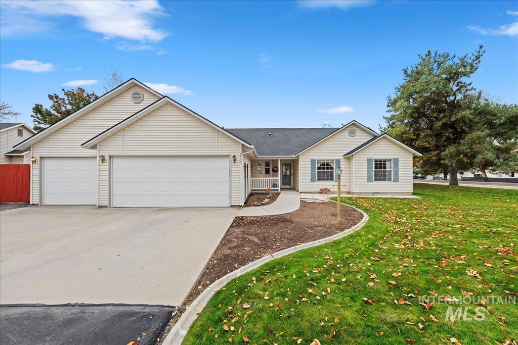 Photo of 5507 Meadow Ct, Nampa, ID 83687 (MLS # 99004859)