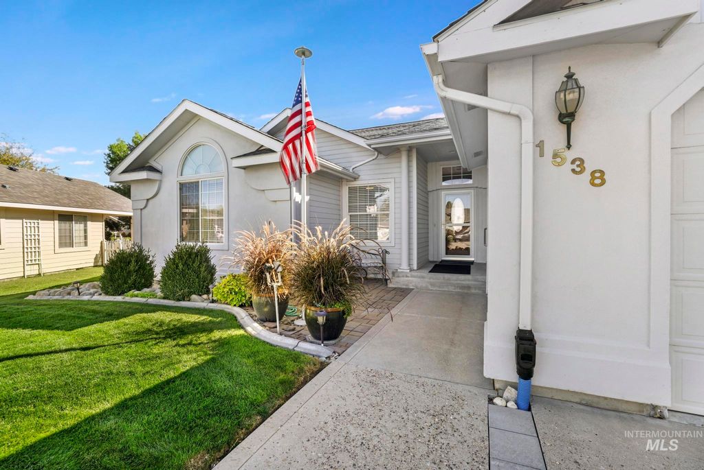 Photo of 1538 Brookside Loop, Twin Falls, ID 83301 (MLS # 98966934)