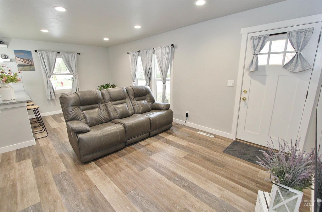 Photo of 951 W 6th St, Weiser, ID 83672 (MLS # 98978671)