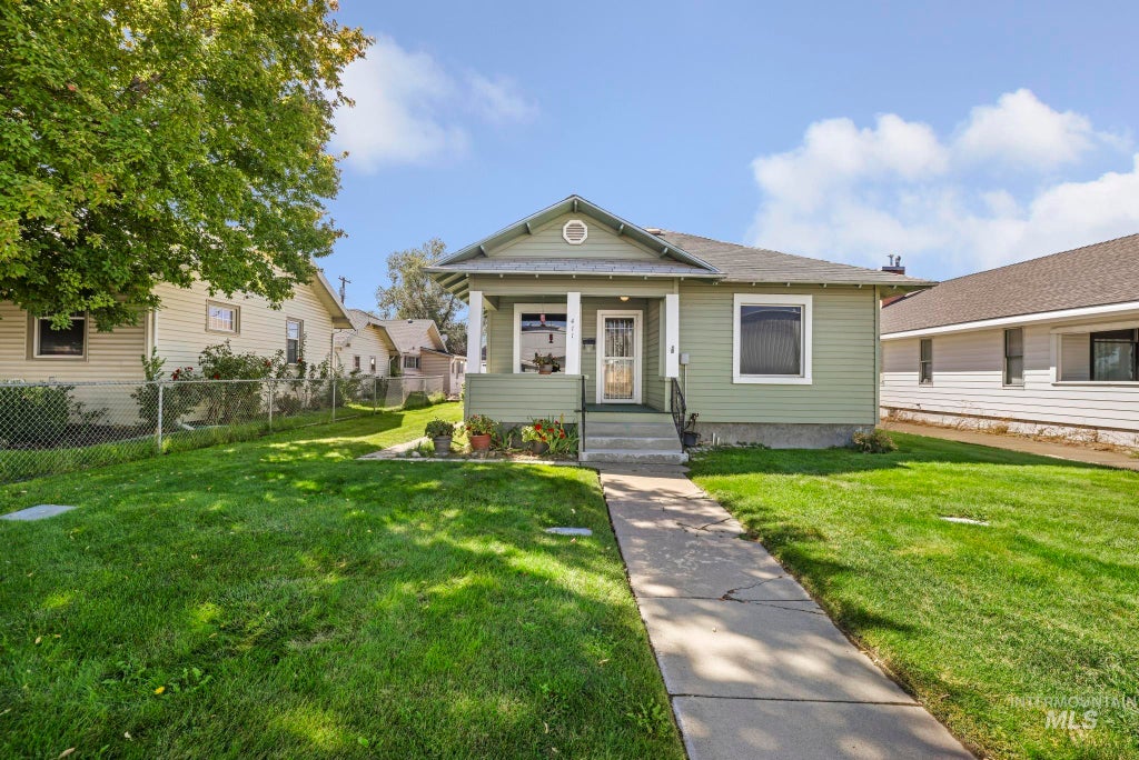 Photo of 411 2nd Ave W AVE, Twin Falls, ID 83301 (MLS # 99001144)
