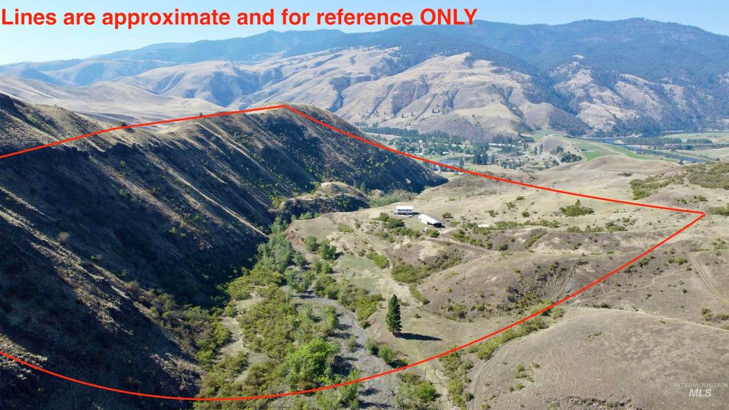 Photo of 252 Wingfield Ln, White Bird, ID 83554 (MLS # 98962521)