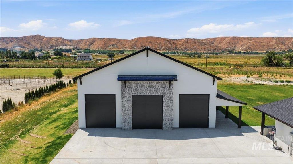 Photo of 3115 4 Bits Ln, Emmett, ID 83617 (MLS # 98991656)