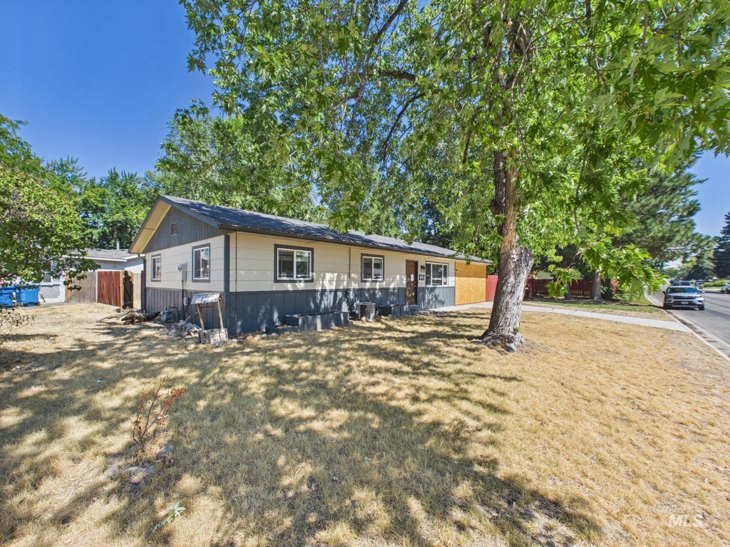 Photo of 605 Harmon Way, Middleton, ID 83644 (MLS # 99003591)