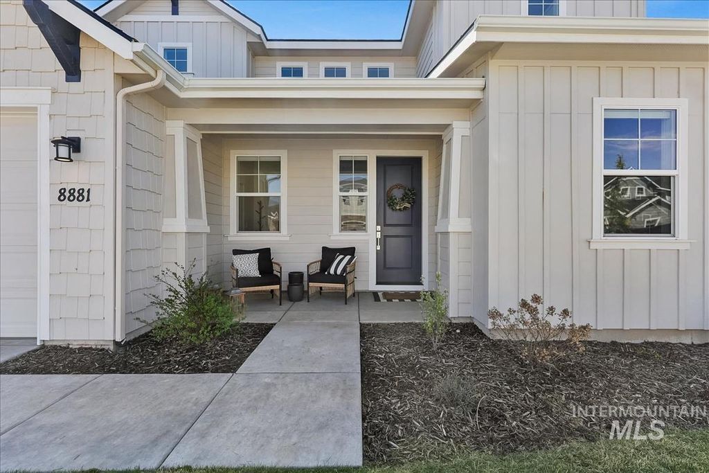 Photo of 8881 W Snow Wolf Dr, Star, ID 83669 (MLS # 98981219)