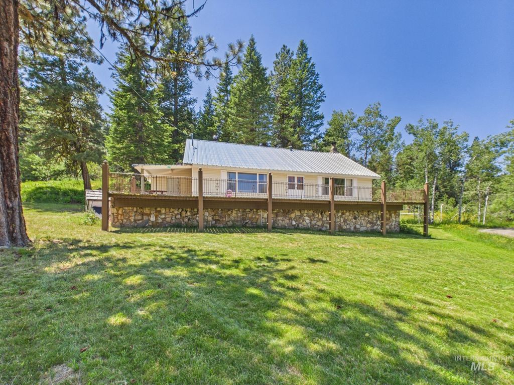 Photo of 17 Lem Ct, High Valley, ID 83611 (MLS # 98995265)