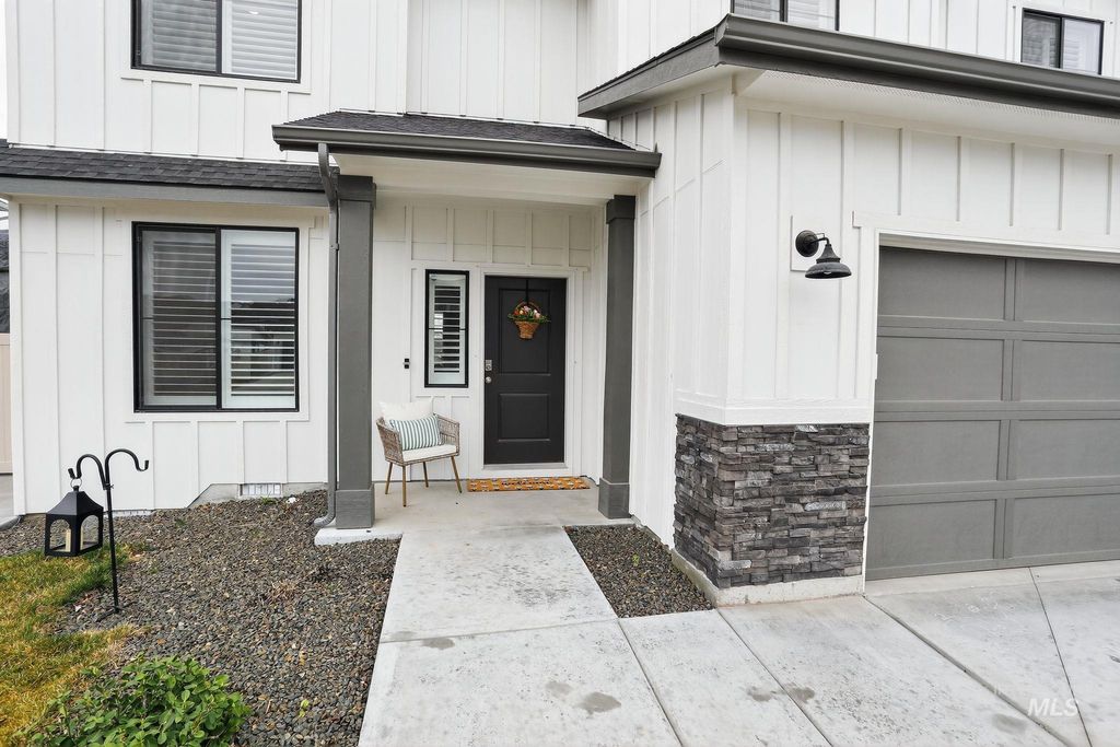Photo of 11745 W Mountain Iris St, Star, ID 83669 (MLS # 98976067)