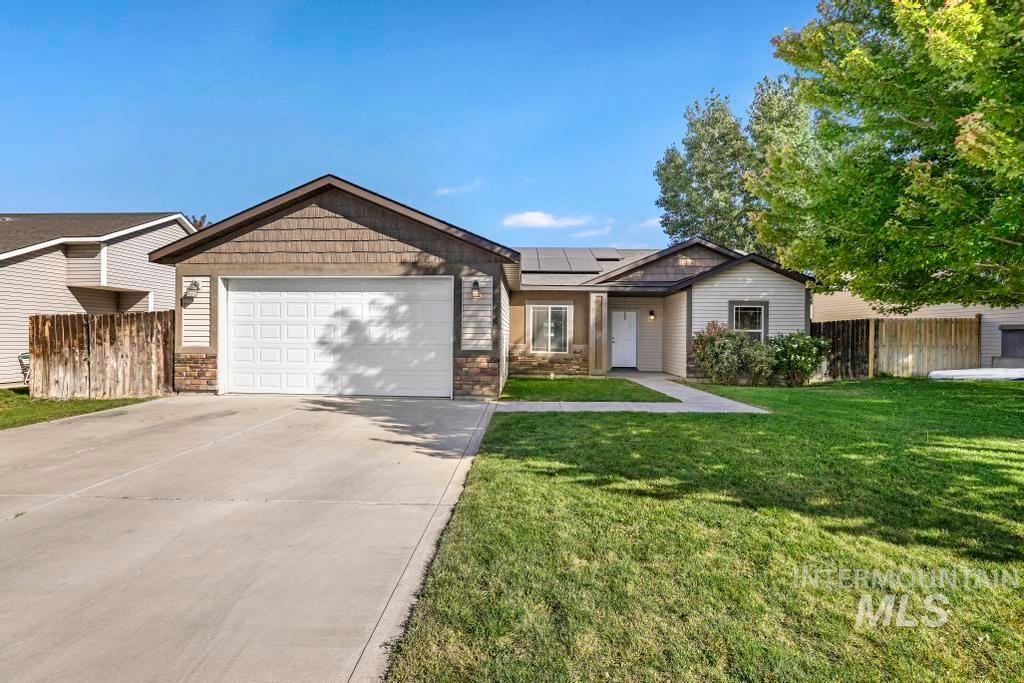 Photo of 910 21st Ave E, Jerome, ID 83338 (MLS # 98962792)