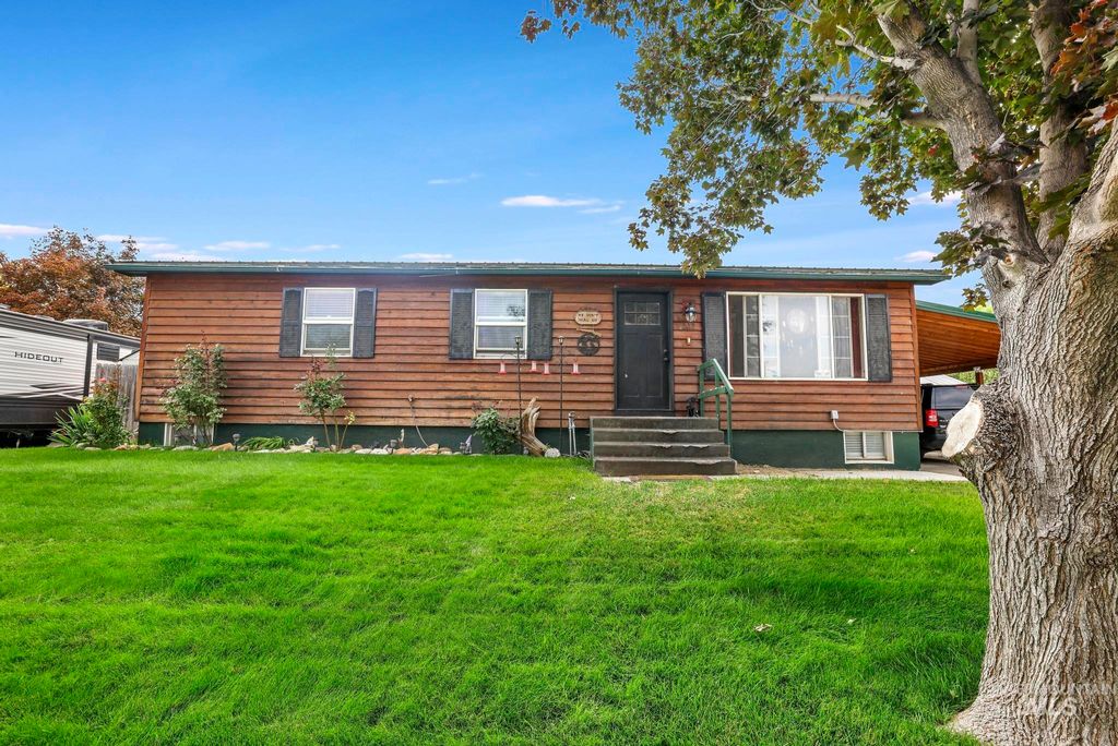 Photo of 107 Davis, Filer, ID 83328 (MLS # 98960649)