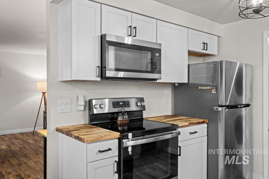 Photo of 210 E Morris Ct, Kuna, ID 83634 (MLS # 98976904)