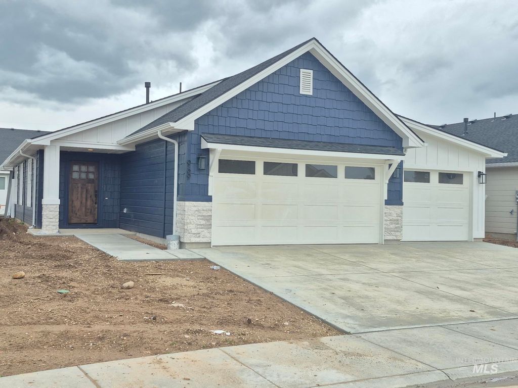 Photo of 969 S Almond St, Nampa, ID 83686 (MLS # 98982326)