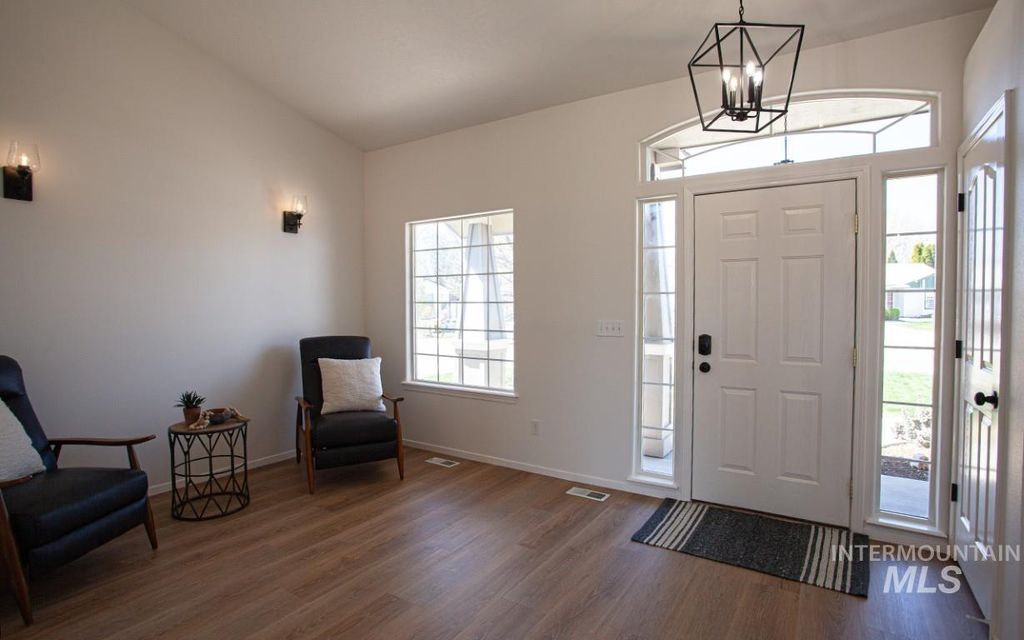 Photo of 3121 Ray Ave, Caldwell, ID 83605 (MLS # 98980955)