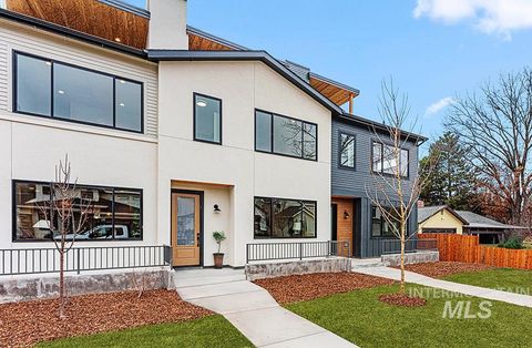 Photo of 3382 W Whimbrel Lane #Middle Unit, Boise, ID 83703 (MLS # 98972494)