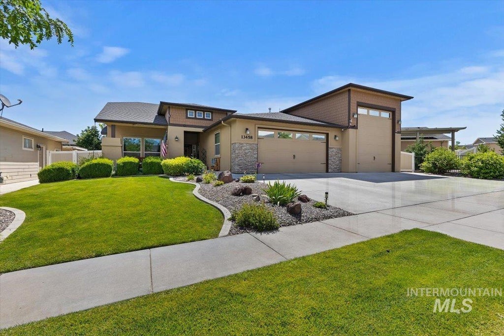 Photo of 13458 S Stockbridge Way, Nampa, ID 83686 (MLS # 98992845)