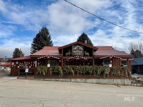 Photo of 1042 Old Crouch Rd, Garden Valley, ID 83622 (MLS # 98972485)