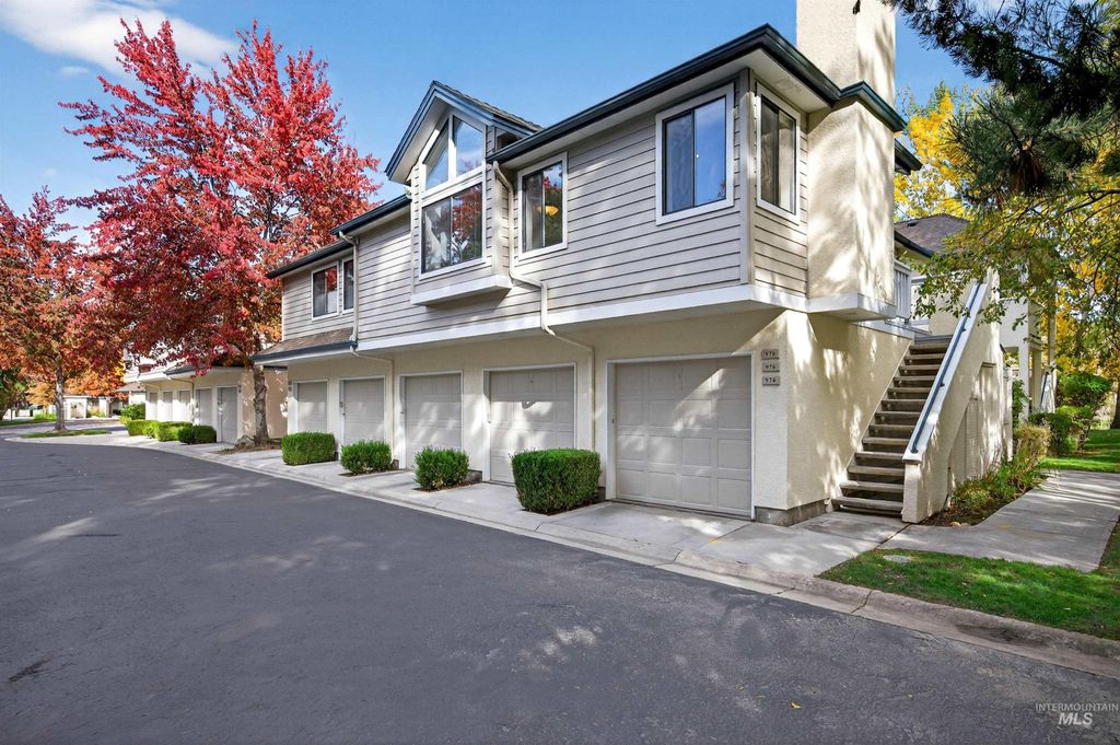 Photo of 978 E Riverpark Lane, Boise, ID 83706 (MLS # 98965756)