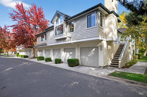 Photo of 978 E Riverpark Lane, Boise, ID 83706 (MLS # 98965756)