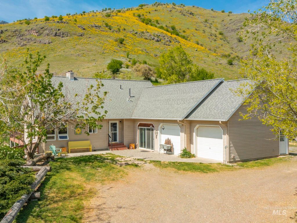 Photo of 160 Buckhorn Road, White Bird, ID 83554 (MLS # 98983803)