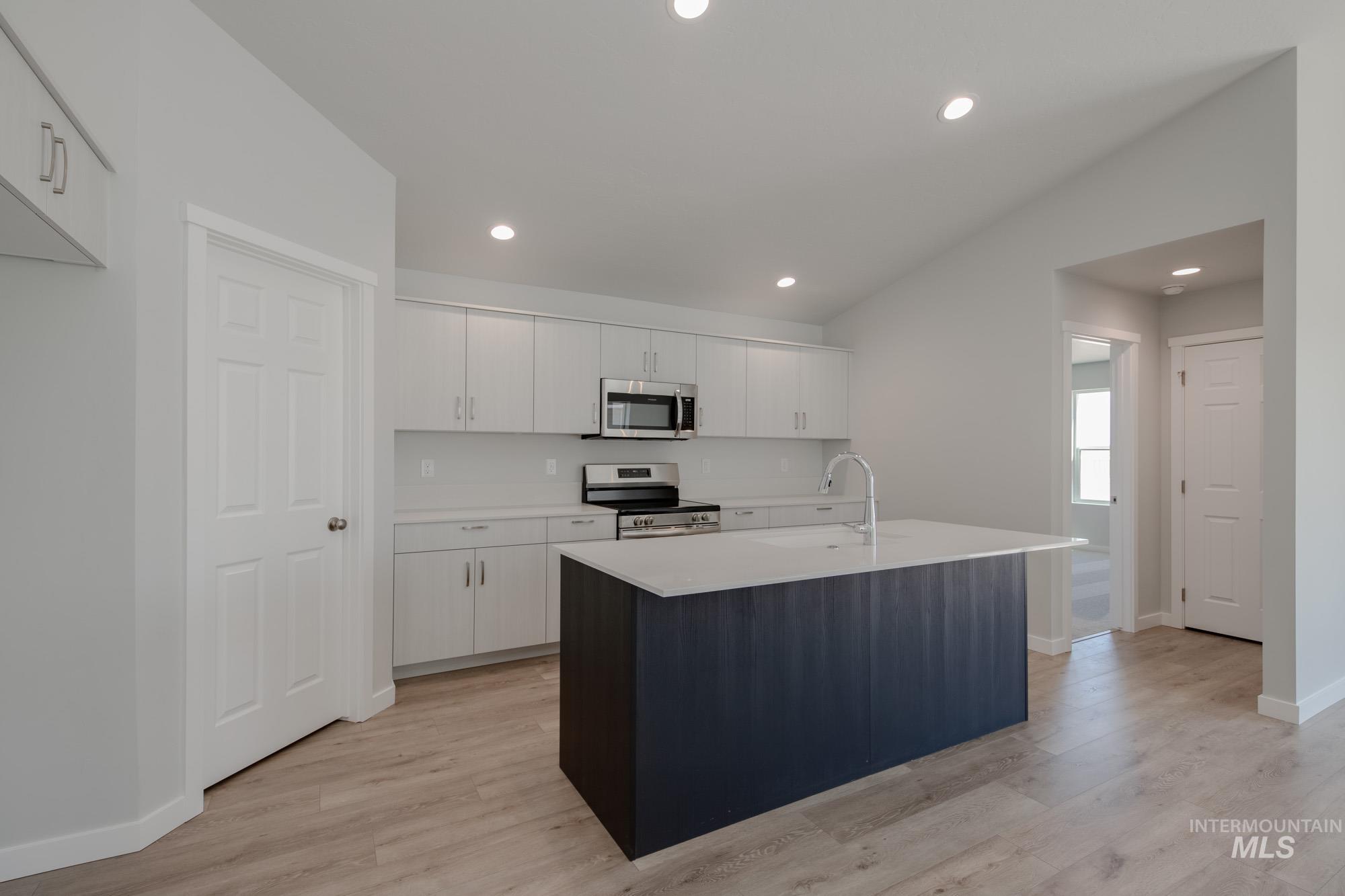 2999 E Boulder Basin Dr
