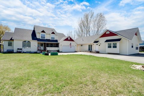 Photo of 2211 Waterwheel Rd, Emmett, ID 83617 (MLS # 98956321)