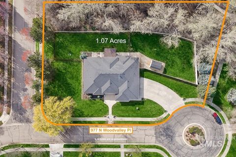 Photo of 977 N Woodvalley Pl, Eagle, ID 83616 (MLS # 98978836)