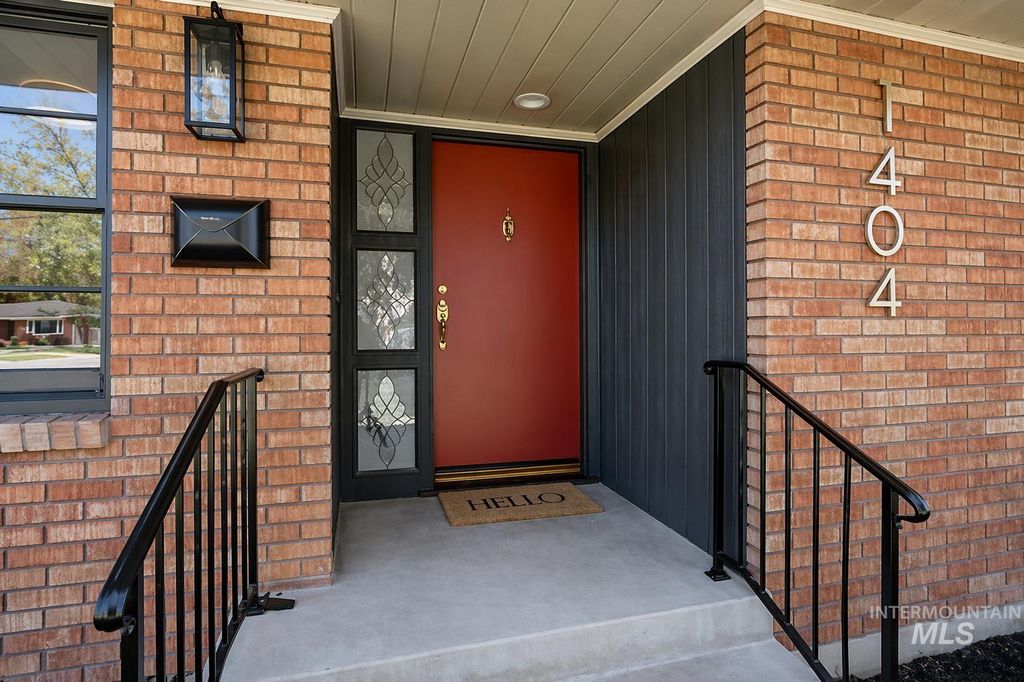 Photo of 1404 S Owyhee St, Boise, ID 83705 (MLS # 98983236)