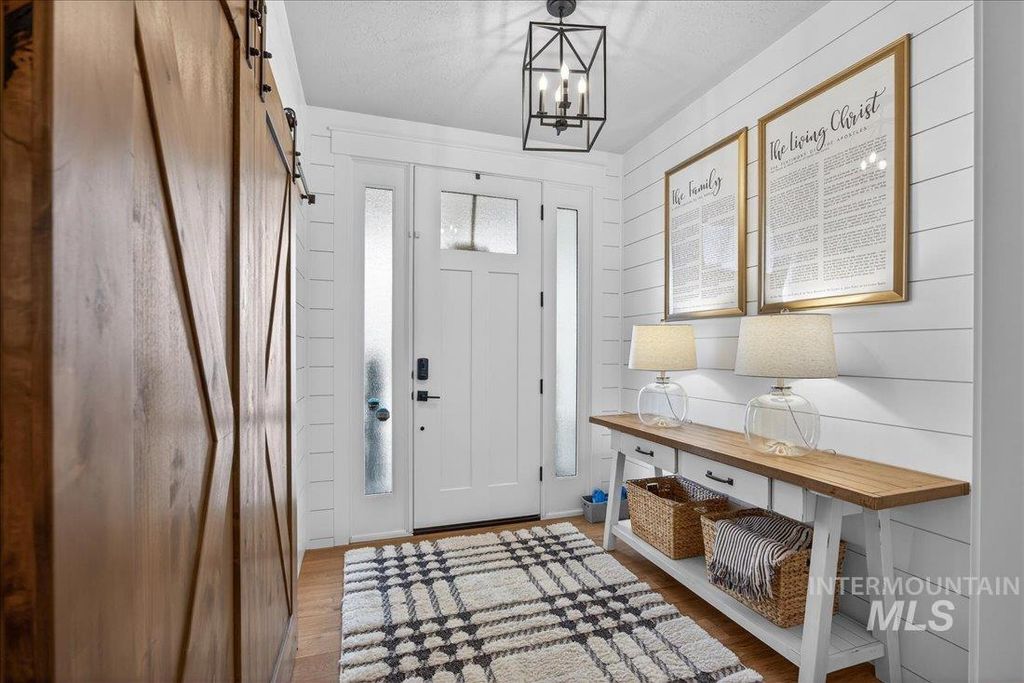 Photo of 15111 Pinehurst Way, Caldwell, ID 83607 (MLS # 98975283)