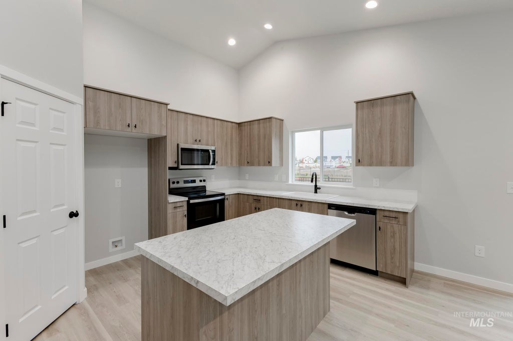 Photo of 216 Benbrook Ave, Caldwell, ID 83605 (MLS # 98994548)