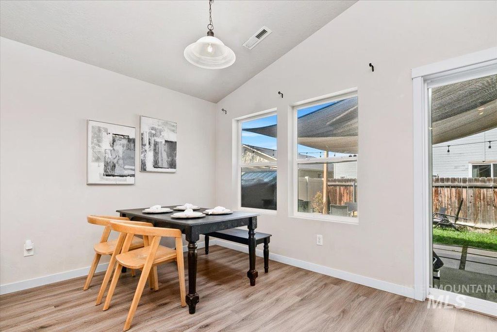 Photo of 246 W Waukesha St, Meridian, ID 83646 (MLS # 98982909)