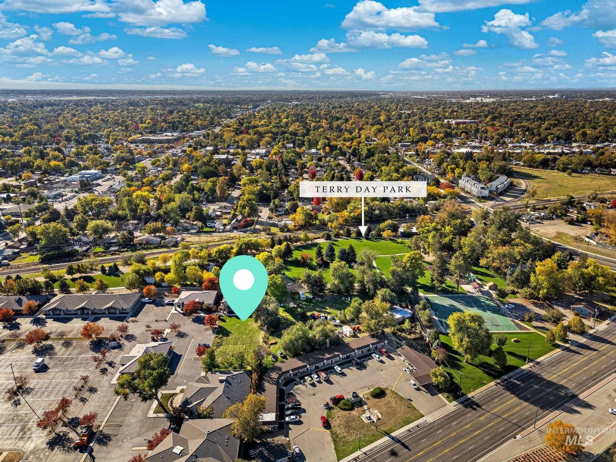 Aerial view of property and surrounding area