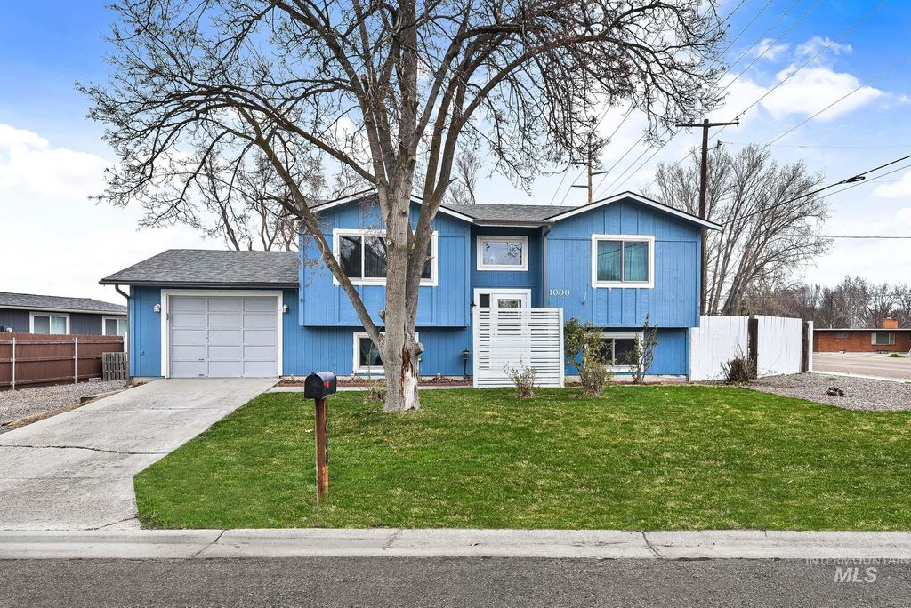 Photo of 1000 Sweetwood Cir, Nampa, ID 83651 (MLS # 98978307)