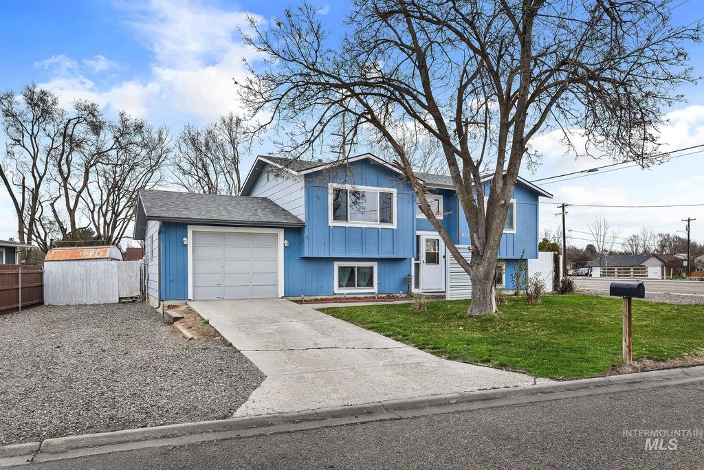 Photo of 1000 Sweetwood Cir, Nampa, ID 83651 (MLS # 98978307)