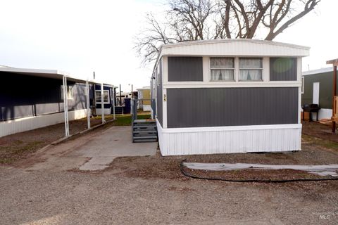 Photo of 489 SE 2nd Ave #35, Ontario, OR 97914 (MLS # 98972861)