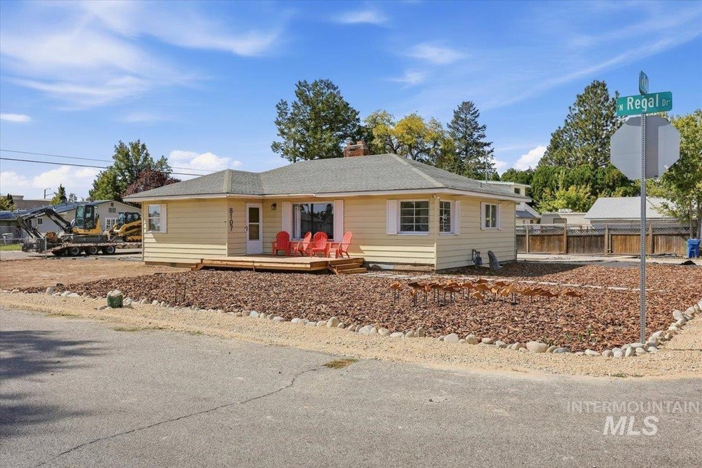 Photo of 8107 W King St, Boise, ID 83704 (MLS # 99000849)
