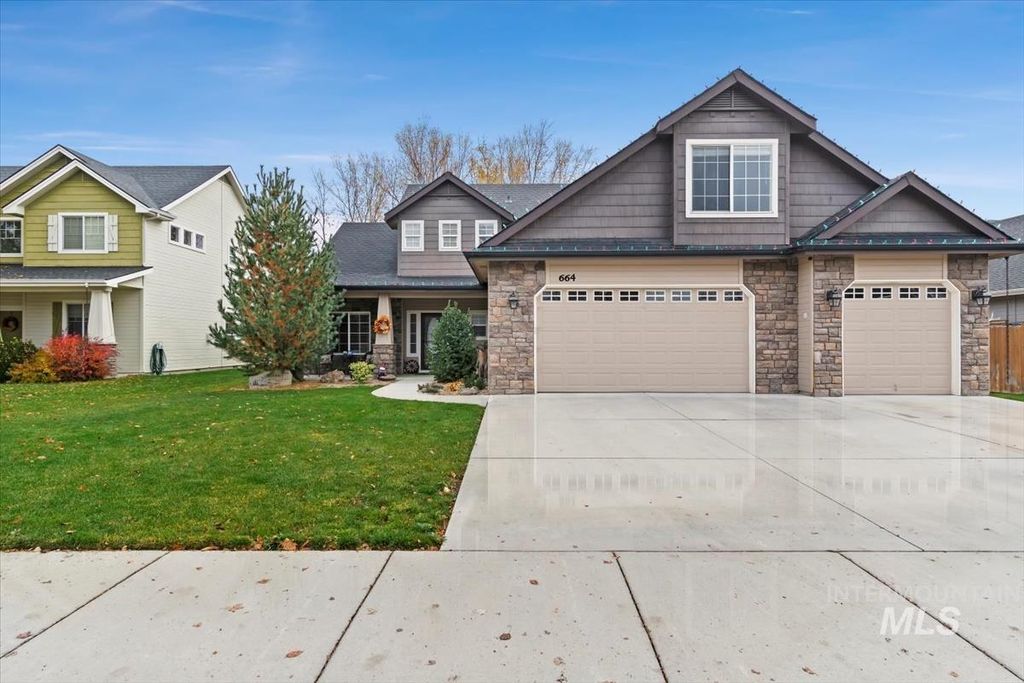 Photo of 664 S Hydra Avenue, Star, ID 83669 (MLS # 98968466)