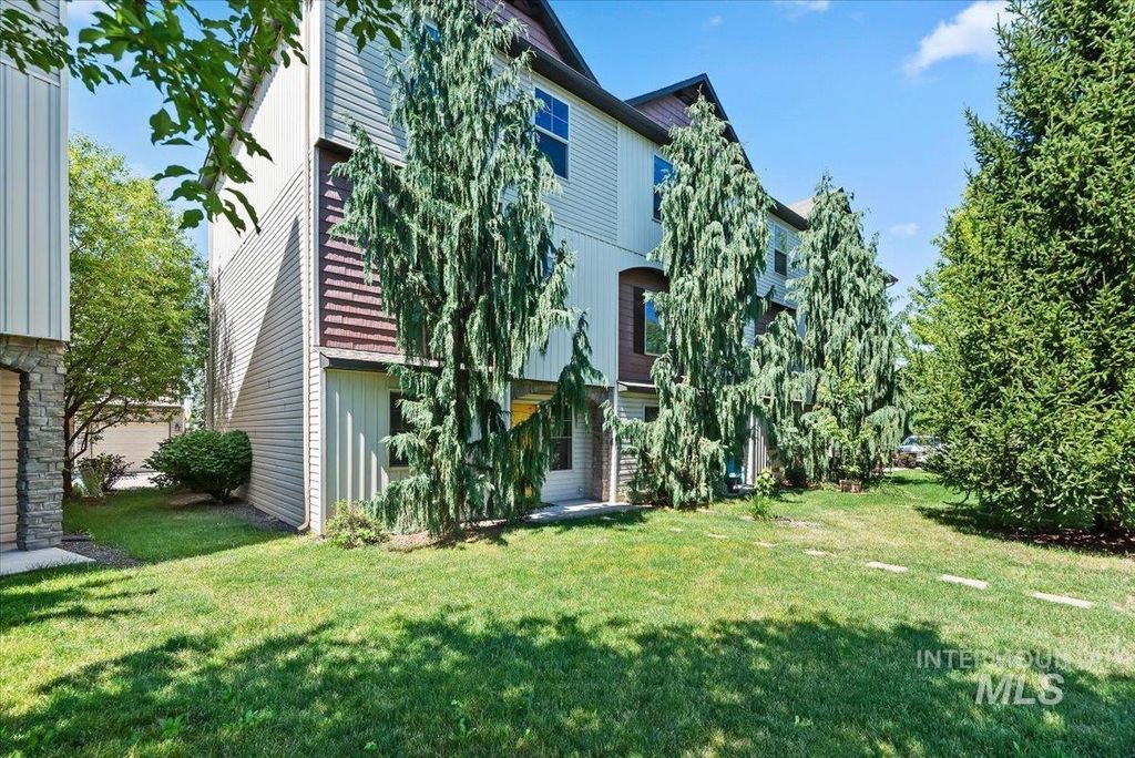 Photo of 8842 W Pine Valley Lane, Boise, ID 83709 (MLS # 98994441)