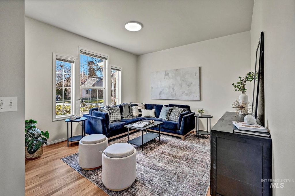 Photo of 6201 N Fountain Ln, Garden City, ID 83714 (MLS # 98968706)