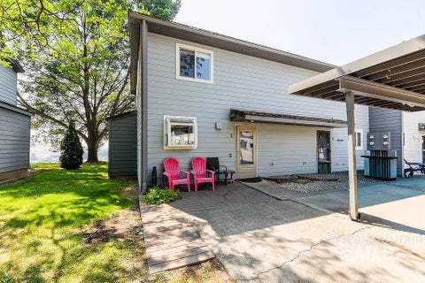Photo of 605 Indian Hills Drive #5, Moscow, ID 83843 (MLS # 98995987)