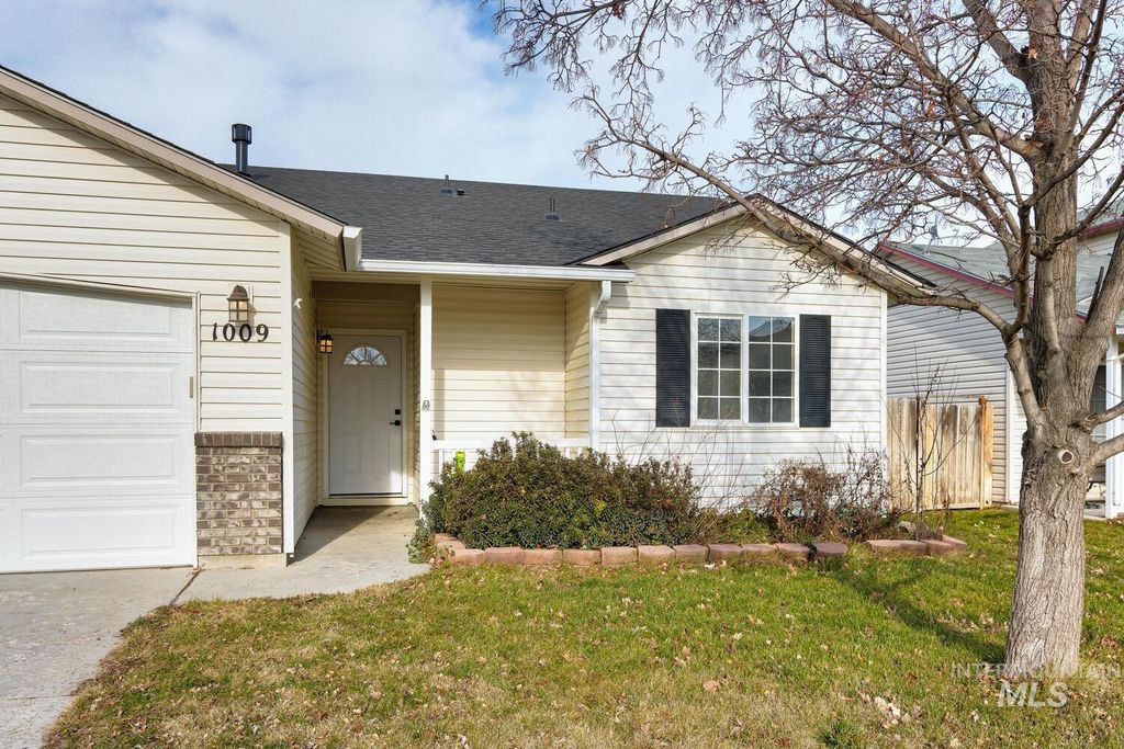 Photo of 1009 Gold Creek Dr, Caldwell, ID 83607 (MLS # 98971586)