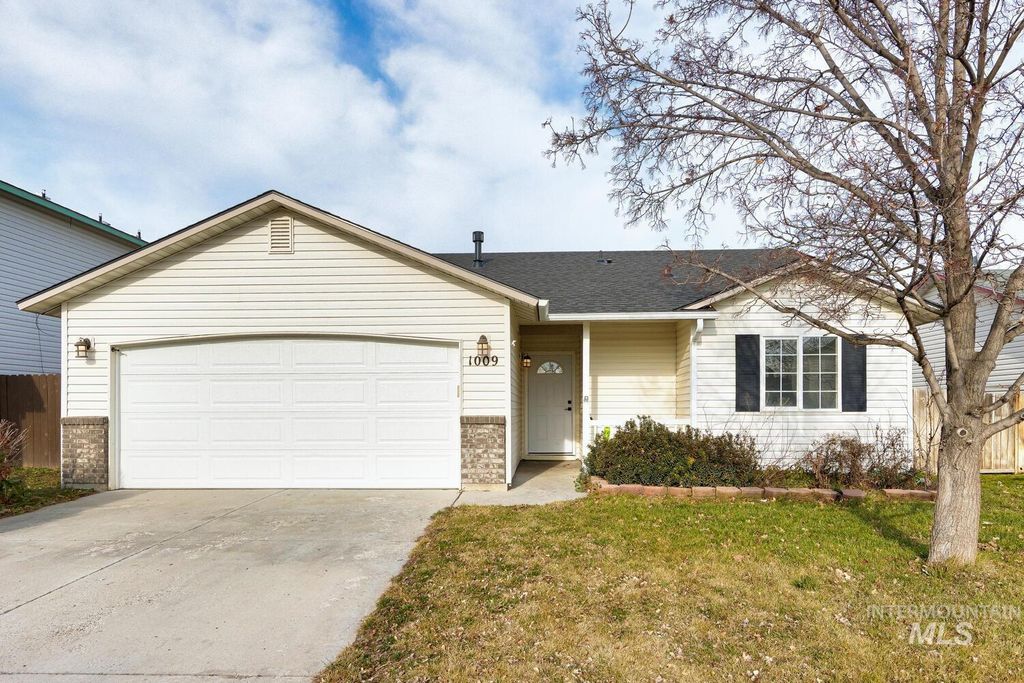 Photo of 1009 Gold Creek Dr, Caldwell, ID 83607 (MLS # 98971586)