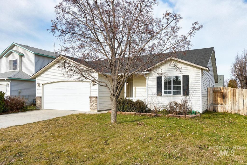 Photo of 1009 Gold Creek Dr, Caldwell, ID 83607 (MLS # 98971586)