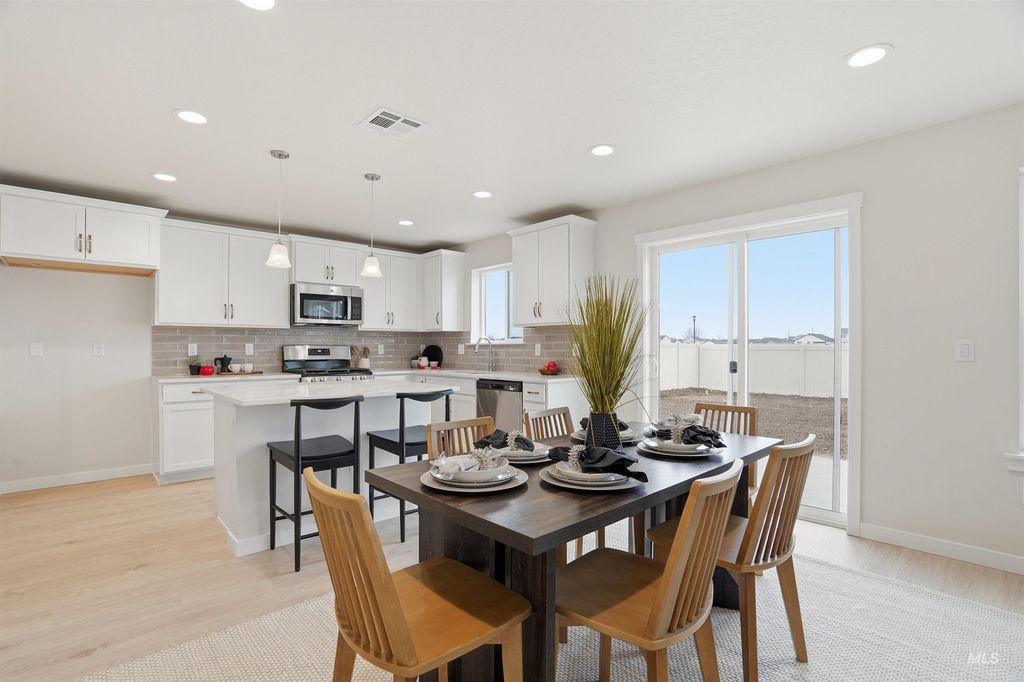 Photo of 17549 Moon Ridge Pl, Nampa, ID 83687 (MLS # 98976516)