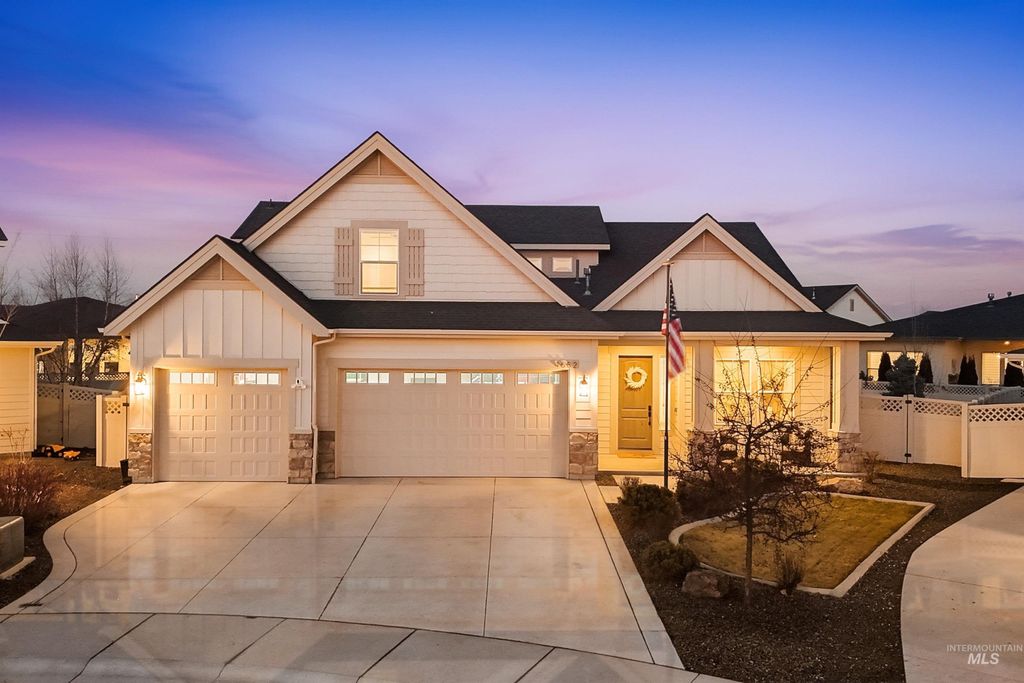 Photo of 4632 N Panaro Ave, Meridian, ID 83646 (MLS # 98971799)