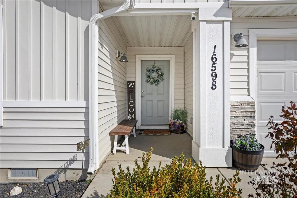 Photo of 16598 Corrine Ave, Caldwell, ID 83607 (MLS # 98977661)