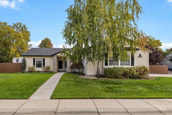 10242 N BLACKTAIL AVE, BOISE, ID 83714 - Image 476b453f113759008dd67e6fce6e6199/3475723504