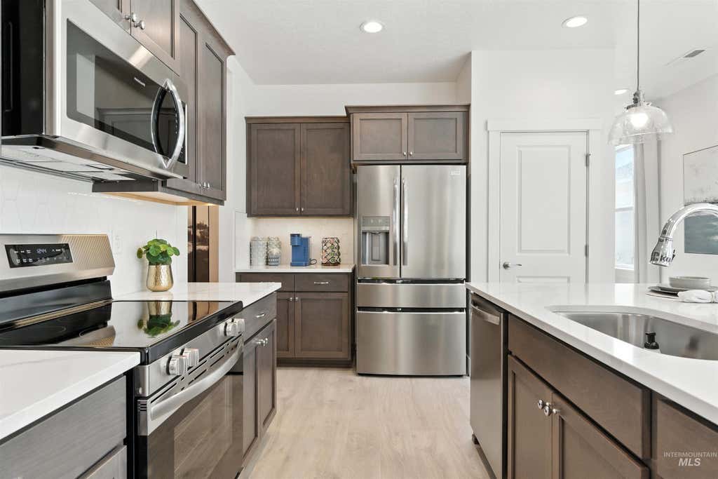 Photo of 5524 W Larry St, Meridian, ID 83646 (MLS # 98986016)
