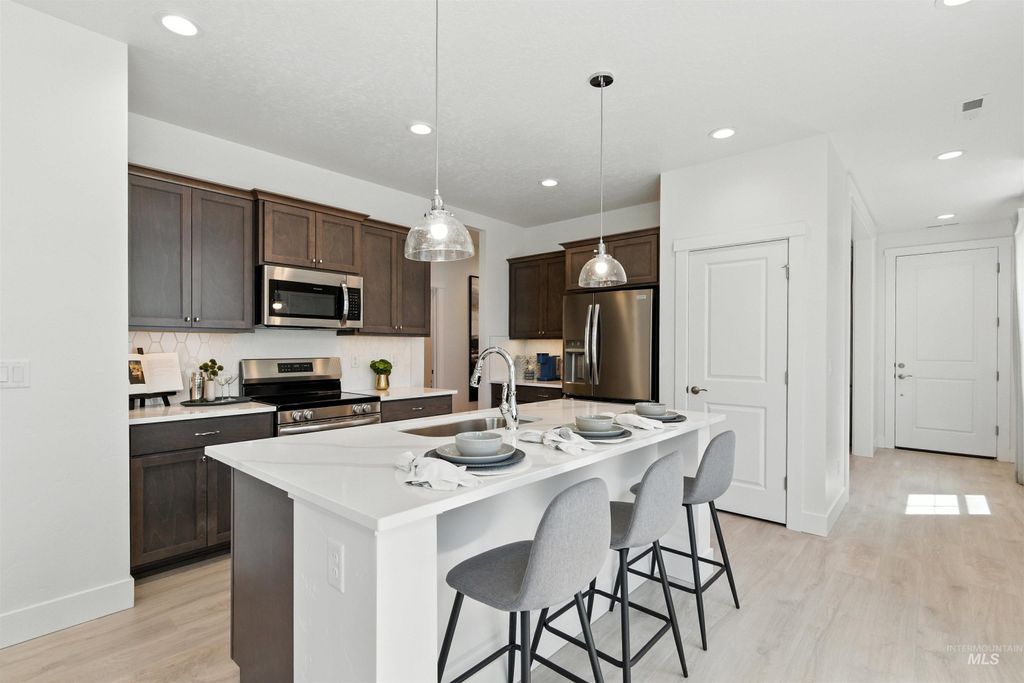 Photo of 5524 W Larry St, Meridian, ID 83646 (MLS # 98986016)