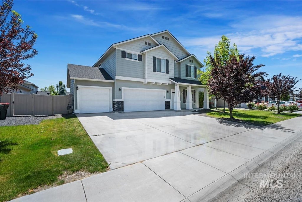 Photo of 3061 W Silver River St, Meridian, ID 83646 (MLS # 98990625)