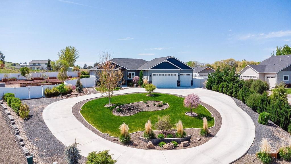 Photo of 2380 Vista Ave, Payette, ID 83661 (MLS # 98983445)