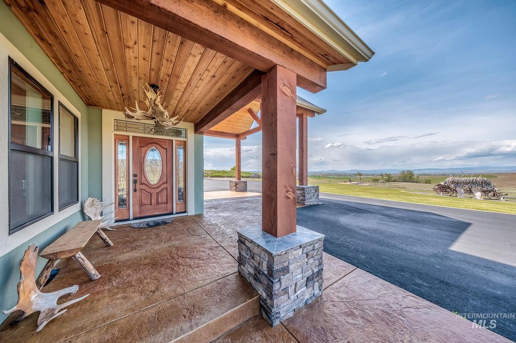 Photo of 10228 Payette Heights Rd, Payette, ID 83661 (MLS # 98984390)